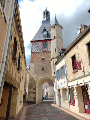 Beffroi medieval à Saint-Fargeau
