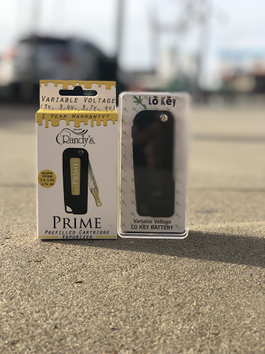 Tobacco Shop «18 Plus Vape & Shop», reviews and photos, 4037 Broadway, Kansas City, MO 64111, USA