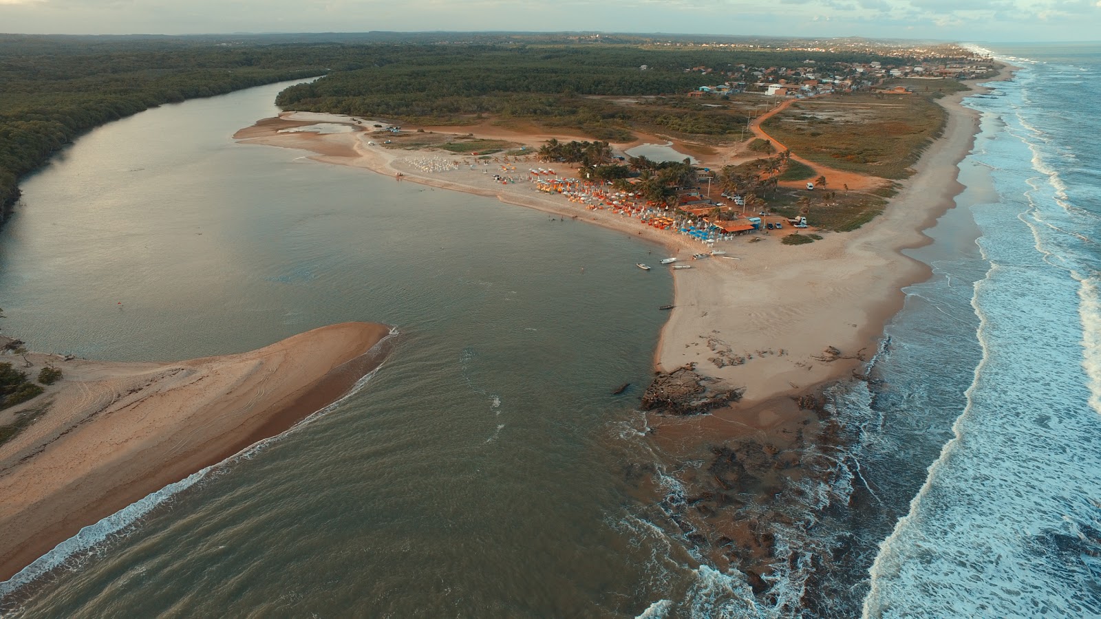 Fotografie cu Praia da Barra cu nivelul de curățenie înalt
