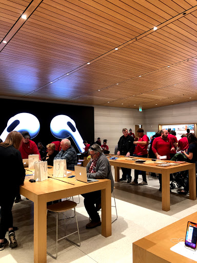 Computer Store «Apple Southlake Town Square», reviews and photos, 260 Grand Ave, Southlake, TX 76092, USA