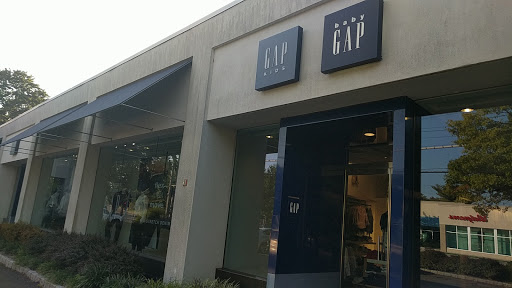 Gap, 1340 W Boston Post Rd, Larchmont, NY 10538, USA, 