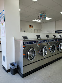 Youn's Coin Laundry - Photo 2 - Car repair in Compton, CA, Long Beach