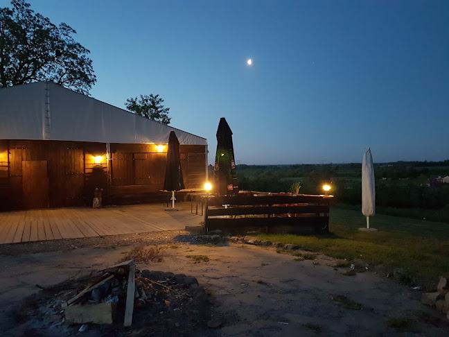 Dwór na Wichrowym Wzgórzu - Połaniec