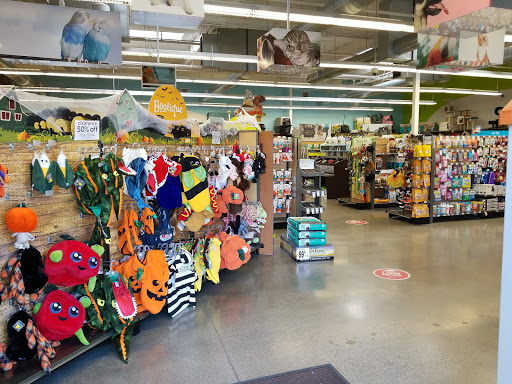 Pet Supply Store «Unleashed by Petco», reviews and photos, 2643 Tapo Canyon Rd c, Simi Valley, CA 93063, USA
