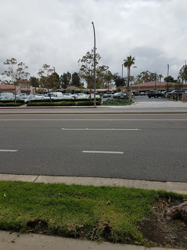 Shopping Mall «Harbor View Shopping Center», reviews and photos, 1610 - 1666 San Miguel Dr, Newport Beach, CA 92660, USA