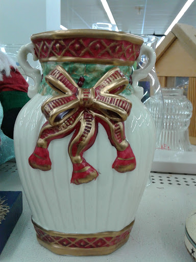 Thrift Store «Value World», reviews and photos, 11900 Detroit Ave, Lakewood, OH 44107, USA