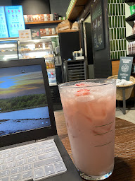 Photo n°56 de Starbucks Rives d'Arcins à Bègles ()