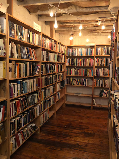 Used Book Store «Winding Way Books At Gallery», reviews and photos, 106 W Chestnut St, Lancaster, PA 17603, USA
