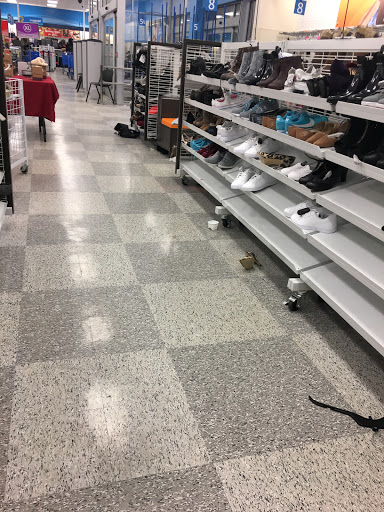 Clothing Store «Ross Dress for Less», reviews and photos, 523 S MacDade Blvd, Holmes, PA 19043, USA