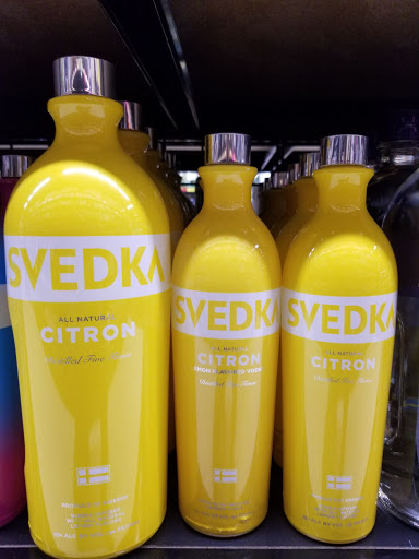 Liquor Store «Gold Crown Liquors Store», reviews and photos, 3425 N Clark St, Chicago, IL 60657, USA