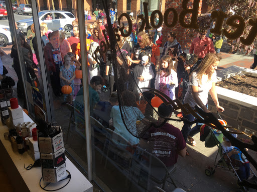 Book Store «Winchester Book Gallery», reviews and photos, 185 N Loudoun St, Winchester, VA 22601, USA