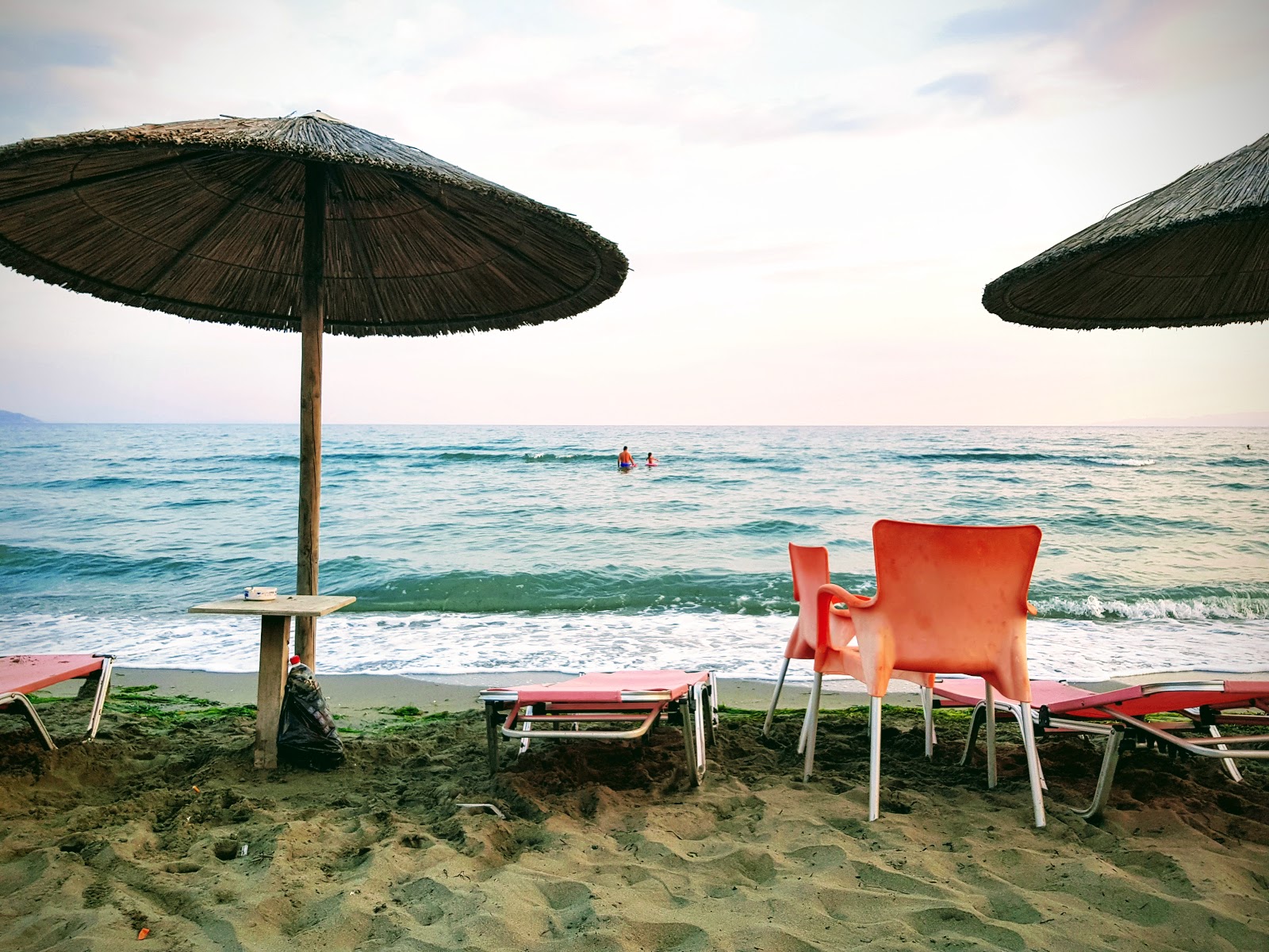 Blue Coast beach'in fotoğrafı imkanlar alanı