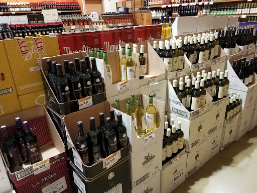 State Liquor Store «NH Liquor & Wine Outlet», reviews and photos, 294 Daniel Webster Hwy, Nashua, NH 03060, USA