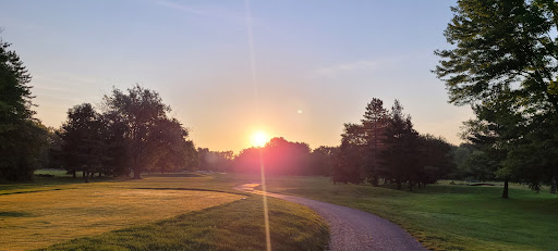 Golf Club «Hilliard Lakes Golf Club», reviews and photos, 31665 Hilliard Blvd, Westlake, OH 44145, USA