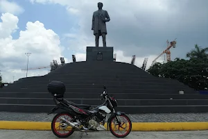 Rizal Monument calamba image