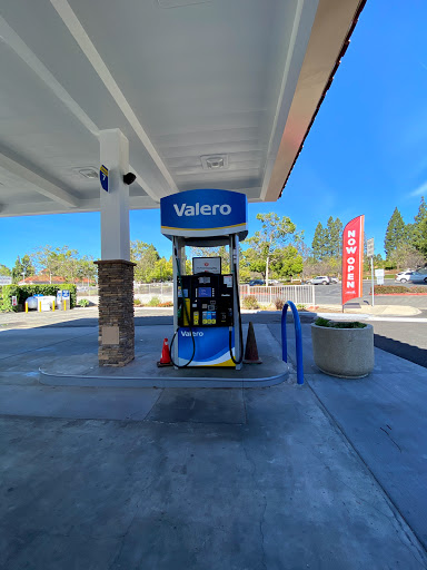 Gas Station «Valero», reviews and photos, 4676 Adolfo Rd, Camarillo, CA 93012, USA