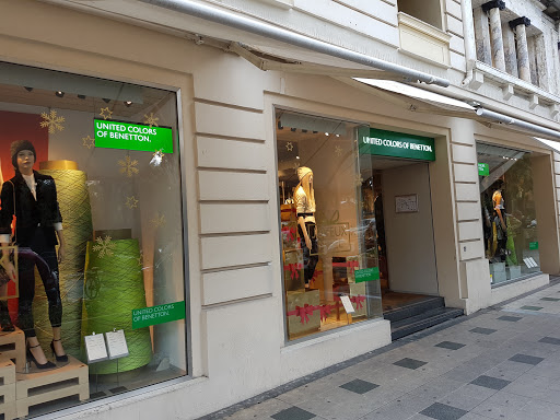 Stores to buy benetton women's products Nice