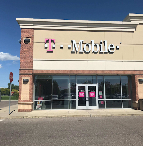 Cell Phone Store «T-Mobile», reviews and photos, 2474 Metro Pkwy, Sterling Heights, MI 48310, USA