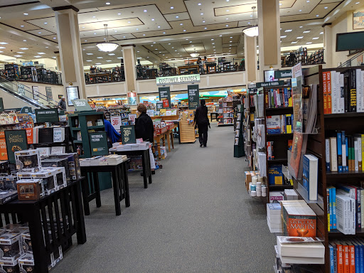 Shopping Mall «The Promenade at Westlake», reviews and photos, 100 Promenade Way, Thousand Oaks, CA 91362, USA