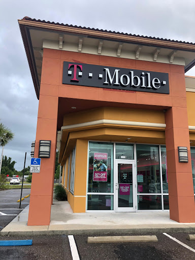 Cell Phone Store «T-Mobile», reviews and photos, 1208 Missouri Ave N, Largo, FL 33770, USA