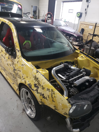 Auto Repair Shop «Revive Auto Body & Repair», reviews and photos, 1024 Lunt Ave, Schaumburg, IL 60193, USA