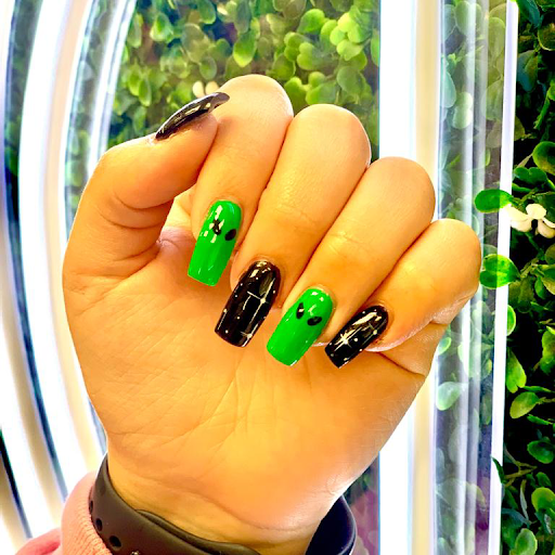 Hair Salon «Cuttin-Loose Hair Salon», reviews and photos, 523 N Krome Ave, Homestead, FL 33030, USA