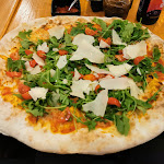 Photo n°1 de l'avis de Malte. fait le 25/05/2022 à 23:25 sur le  Mentor's Holzofenpizza Restaurant Bar à Munich