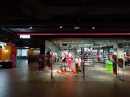 PUMA Siam Center Flagship Store