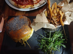 Photo n°61 de TUMMY RESTAURANT. PIZZERIA & BURGERS GOURMETS à Tignes ()