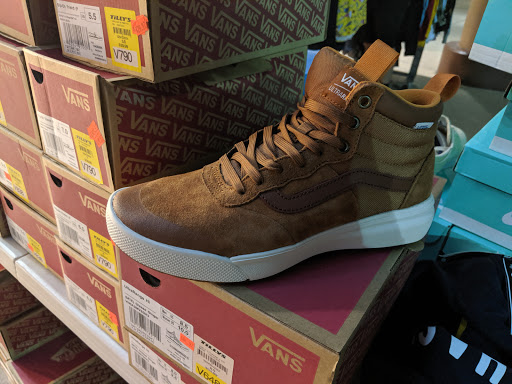 Clothing Store «Tillys», reviews and photos, 1429 S Harbor Blvd, Fullerton, CA 92832, USA