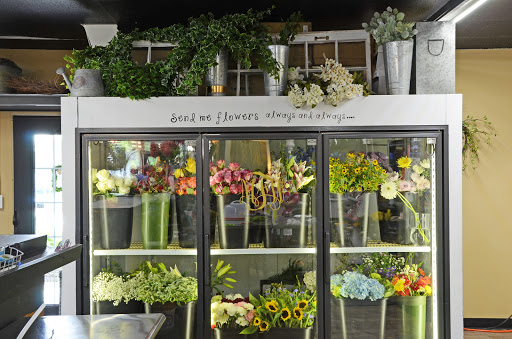 Florist «Mt Washington Florist», reviews and photos, 145 N Bardstown Rd, Mt Washington, KY 40047, USA