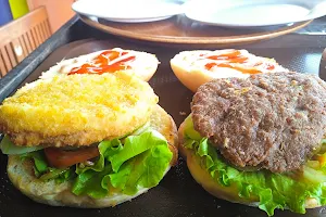 Inaya Burger image