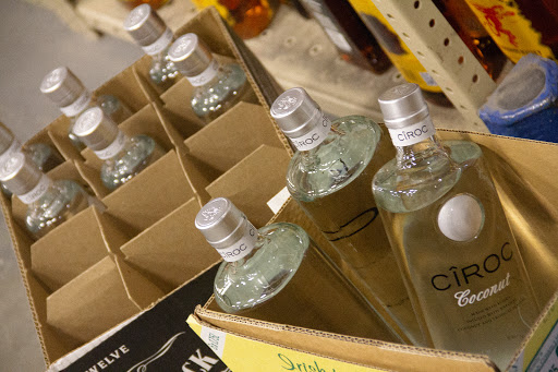 Liquor Store «Five Towns Wines & Liquors Inc», reviews and photos, 601 Burnside Ave, Inwood, NY 11096, USA