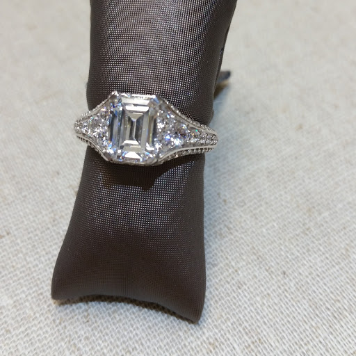 Jewelry Store «Jewel Box of Morgan Hill», reviews and photos, 17190 Monterey St # 101, Morgan Hill, CA 95037, USA