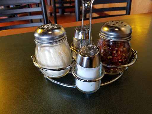 Pizza Restaurant «Round Table Pizza», reviews and photos, 2120 Daniels St, Manteca, CA 95337, USA