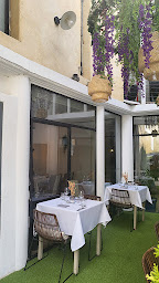 Photo n°11 de L'Oxalis by Clive Joyce à Collias ()