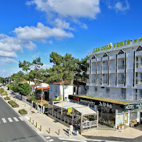 Photos du propriétaire du Hôtel Restaurant Les Cols Verts à La Tranche-sur-Mer - n°1
