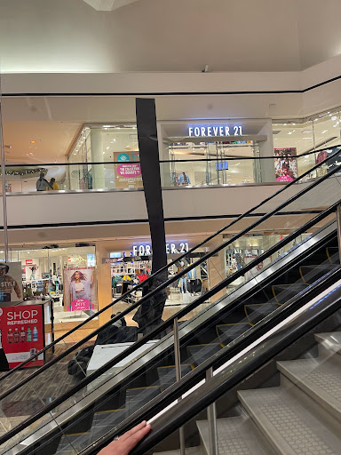 Clothing Store «Forever 21», reviews and photos, 2325 Stoneridge Mall Rd, Pleasanton, CA 94588, USA