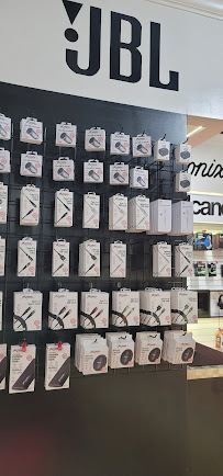 Tricked Out Accessories and Phone Repair - Waikiki - Photo 9 - Car repair in Honolulu, HI, Honolulu