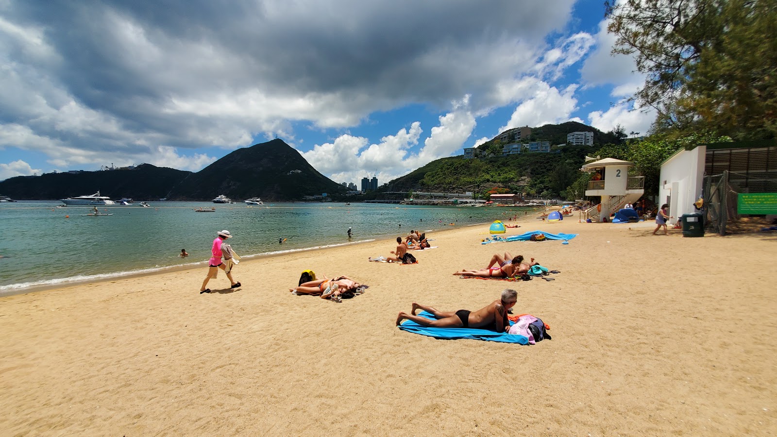 Foto von Deep Water Bay Beach annehmlichkeitenbereich