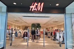 H&M image