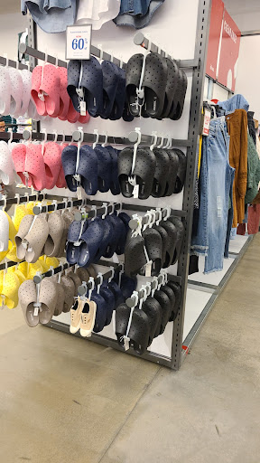 Clothing Store «Old Navy», reviews and photos, 90 Pleasant Valley St, Methuen, MA 01844, USA