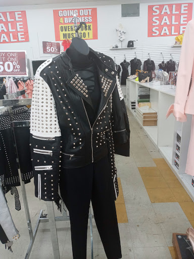 Discount Store «D&K Suit City», reviews and photos, 2975 Headland Dr SW, Atlanta, GA 30311, USA