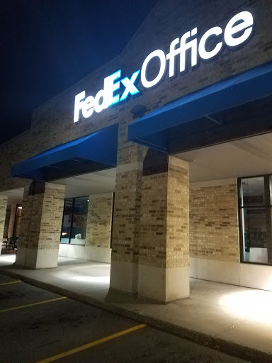 Print Shop «FedEx Office Print & Ship Center», reviews and photos, 3906 E Washington Ave, Madison, WI 53714, USA