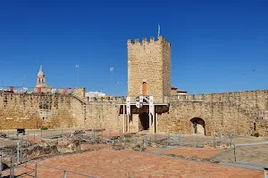 Castillo del Trovador Macías image