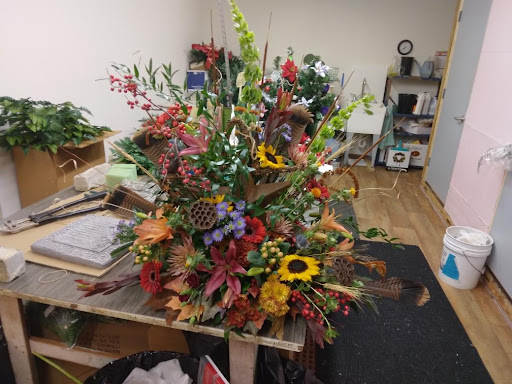 Florist «Olney Greenhouses & Flower Shop», reviews and photos, 1205 S West St, Olney, IL 62450, USA