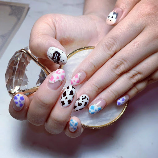 Pretty Nails 天母美麗手足