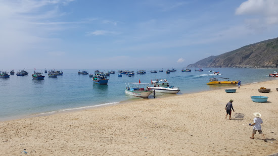 Xuong Ly Beach