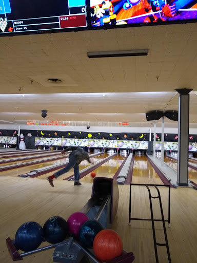 Bowling Alley «Hoebowl Bowling Center», reviews and photos, 305 W Bridge St, Catskill, NY 12414, USA