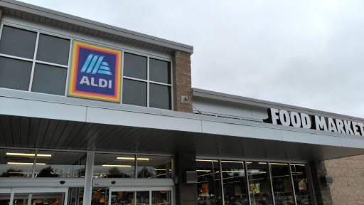 Supermarket «ALDI», reviews and photos, 3214 M.L.K. Jr Blvd, Fayetteville, AR 72704, USA